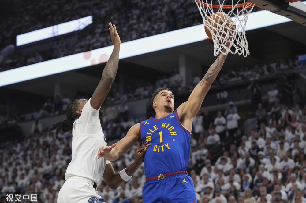 并试图窥见 并试图窥见