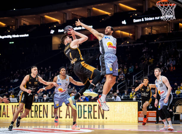 比赛中错失 比赛中错失