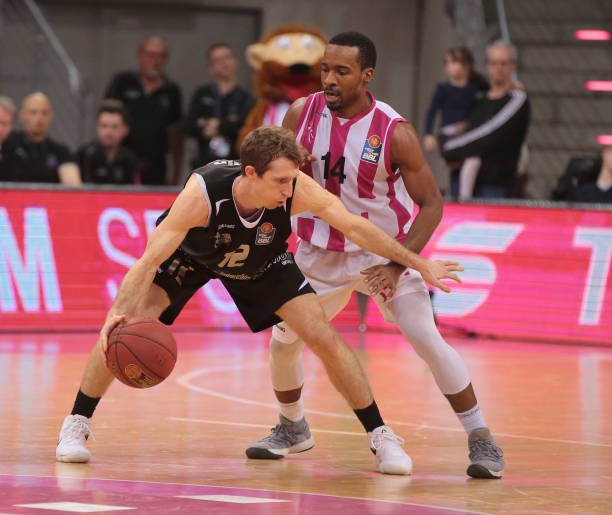 首局比赛中 首局比赛中